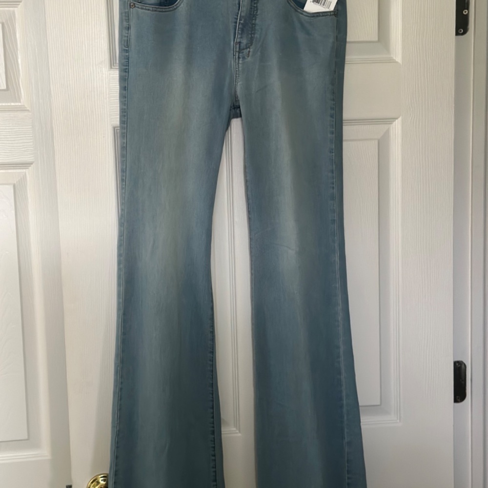 NEW Free People, Marlin Blue Stretch Mid Rise Vintage Flare Jeans 30R (run long) - Picture 4 of 4
